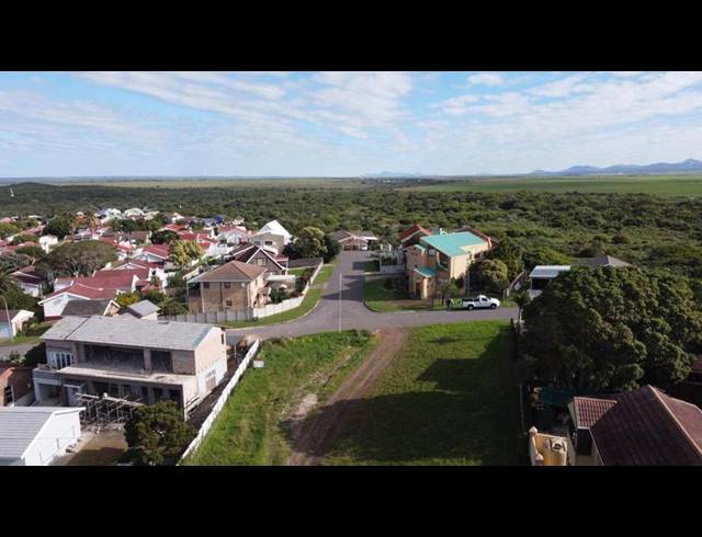 LAND FOR SALE IN ASTON BAY